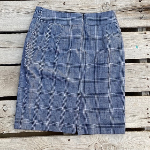 Banana republic woman’s petite gray skirt 4 P - Picture 2 of 6